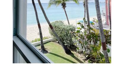 Luxury Designer Seven Mile Beachfront Condo Townhouse -Direct Walk-out to Beach!