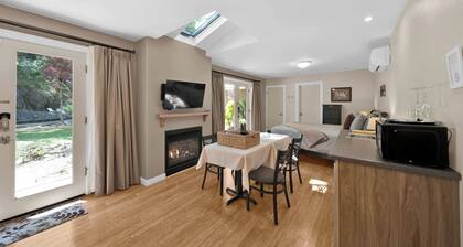 The Hummingbird- A Room With a Forest View!