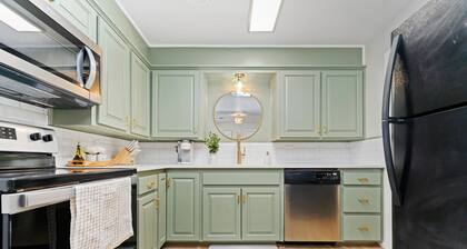 Self Check-in #2 - Full Kitchen - Modern Design - Central