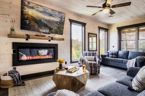 Smart-TV, peis, videospill og fotballspill