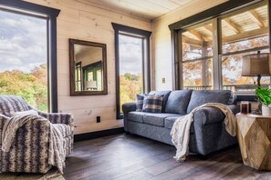 Smart-TV, peis, videospill og fotballspill