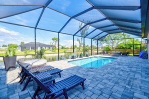 حمّام سباحة مُدفَّأ