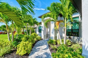 المنطقة المحيطة بالمنشأة