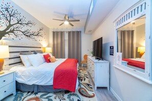4 bedrooms, premium bedding, memory-foam beds, in-room safe - Villas at Seven Dwarfs (Kissimmee)