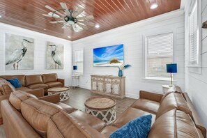 Smart TV, stereo - Breathtaking Beach House – 3-Min Walk to the Sand! Private Pool & Firepit (Destin)