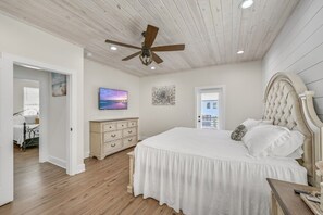 8 habitaciones, tabla de planchar con plancha, wifi y ropa de cama