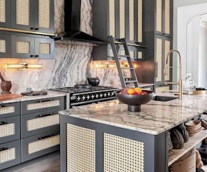 Dining tables - Historic Home with Uptown Sophistication (Kingston)