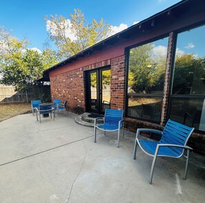 Terrace/patio - Cozy Modern Brick House Near Downtown OKC (3B/3B) (Oklahoma City)