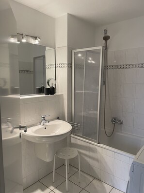 Duschwanne, Toilettenpapier
