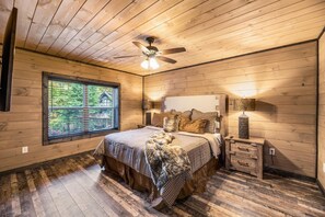 3 soverom, strykejern/-brett, wi-fi og sengetøy