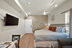 1 dormitorio, tabla de planchar con plancha, wifi gratis y ropa de cama