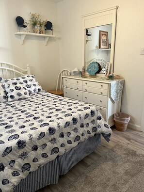 2 bedrooms, iron/ironing board, free WiFi