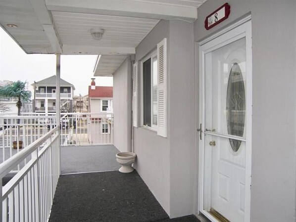 Exterior detail - Great location-No need to drive. Near to beach, boards & Convention Ctr! CLEAN! (Wildwood)