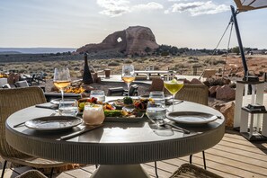 Outdoor dining - ULUM Moab (La Sal)