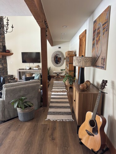 Fabulous location - Walk to River Run and Gondola!