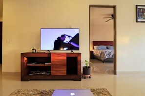 2 bedrooms, desk, free WiFi, bed sheets