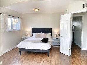 3 Schlafzimmer, Schreibtisch, Bügeleisen/Bügelbrett, kostenloses WLAN