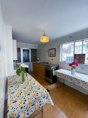 Kühlschrank, Mikrowelle