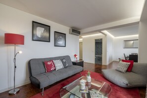 TV - In the city centre, sea view - Casa Santa Clara (Funchal)