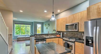 Walk to Local Shops & Eats! Quaint Issaquah Home