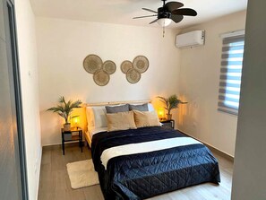 1 quarto, cofres nos quartos, ferros/tábuas de passar roupa