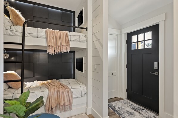 1 bedroom, iron/ironing board, travel cot, free WiFi