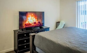 2 habitaciones, escritorio, tabla de planchar con plancha y wifi 