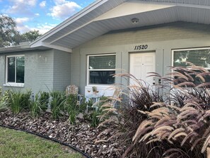 Exterior - Port Richey Vacation Getaway, Family / Pet-Friendly, Near Beaches and Tampa Bay (Port Richey)