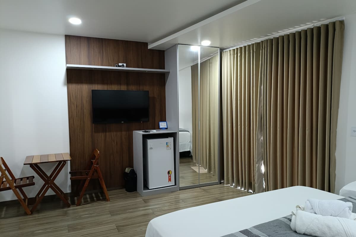 Biancheria da letto di alta qualità, materassi Select Comfort, minibar