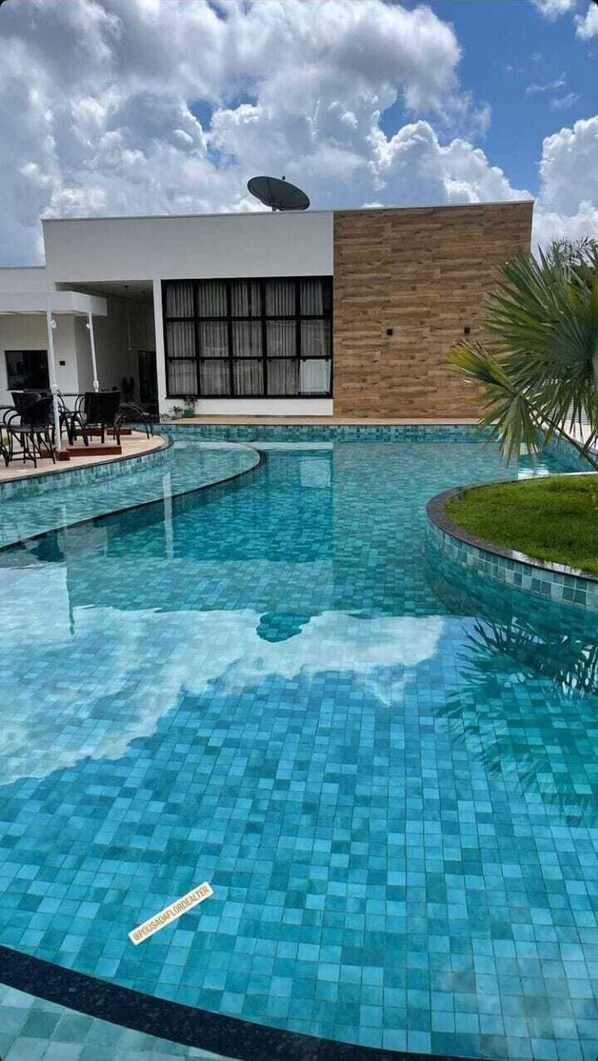 Innenpool, Außenpool