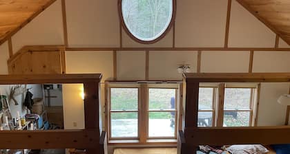 Luxury Glamping Cabin. Close to hiking and 15 minutes from Ski Area