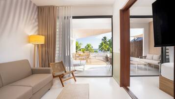 Upper Floor 1-bedroom suite with Solarium | 1 bedroom, in-room safe, individually decorated, soundproofing