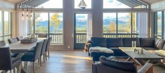 4 bedroom awesome home in Kvam