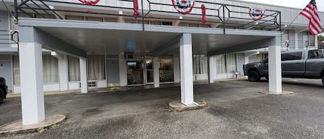 واجهة المنشأة