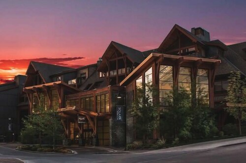 L109-HotTub/Pool/KingBed/Gym/FreeParking/2BR/Sleep6