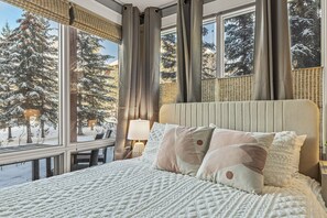 2 bedrooms, desk, iron/ironing board, free WiFi - L109-HotTub/Pool/KingBed/Gym/FreeParking/2BR/Sleep6 (Canmore)