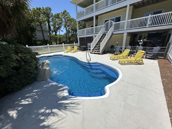 Outdoor pool, a heated pool