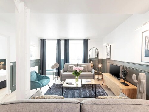 Impeccable 4-bed Apartment in Munich