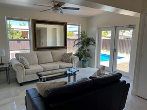 Smart TV - Magnolia House Miami - Heated Pool with Water Slide, BBQ & Gazebo (Miami)