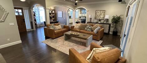 TV, fireplace, stereo