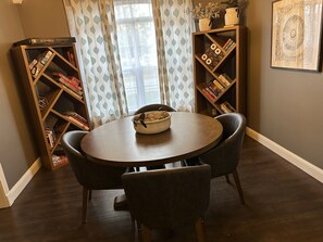 Dining - Bentonville Vacation Rental (Bentonville)
