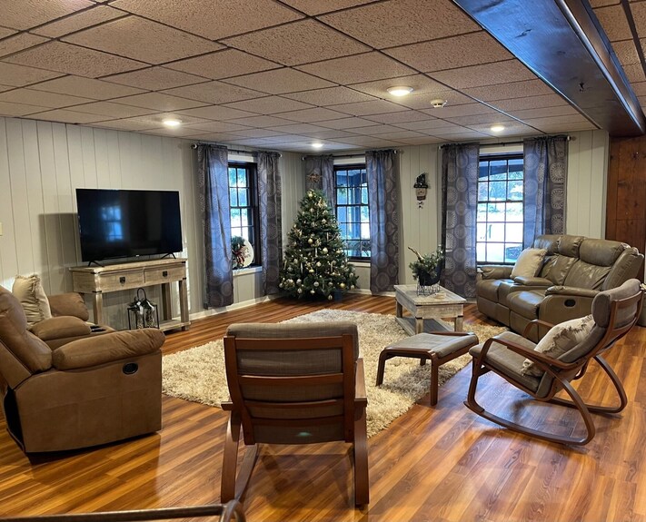 Historic Lake Home Right In Town With Lots Of Room Inside And Out - Mora, MN