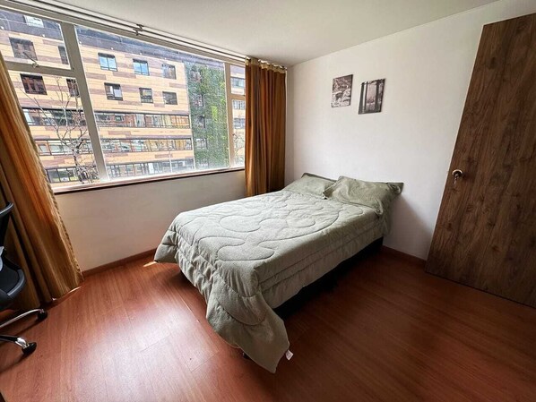 3 bedrooms, desk, iron/ironing board, WiFi