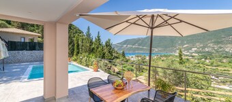 Gyri Villa, overlooking Vassiliki bay