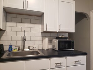 Fridge, microwave, oven, stovetop - The Walk-Up Flat at Silver Lake New Top FL Apt (Providence)