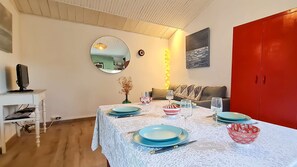 Interior - Pretty house in the heart of Loix with parking (LOIX)