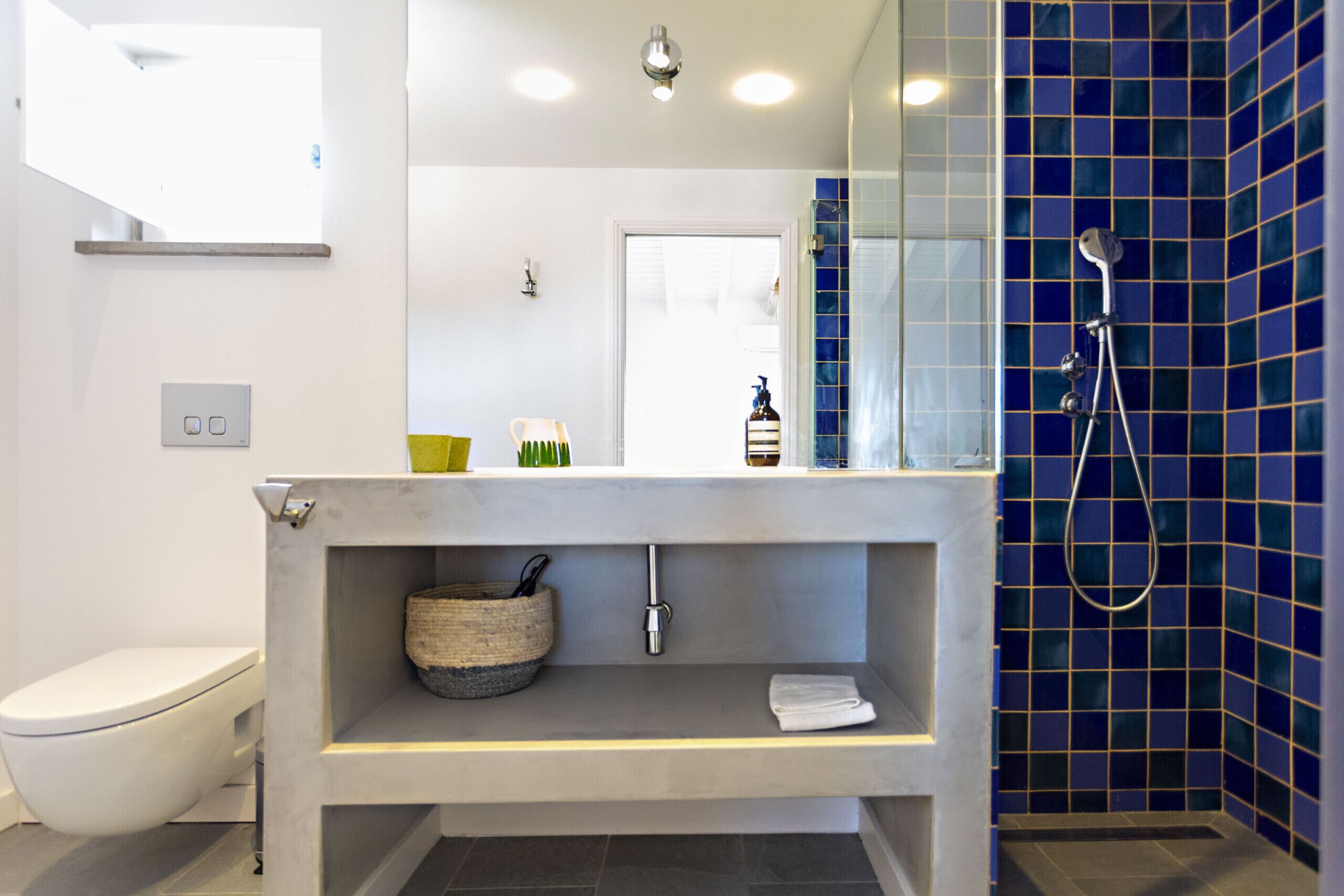 Een douche, een haardroger