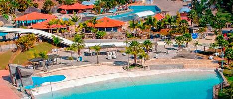 Innenpool, Außenpool