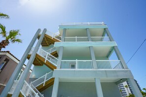Exterior - New Build! Direct Beach Access/Rooftop 360 View/Indoor Bball court/10 En-Suite/Heated Pool & HotTub! (South Padre Island)