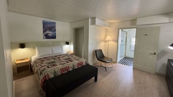 Standard Room, 1 Queen Bed, Non Smoking